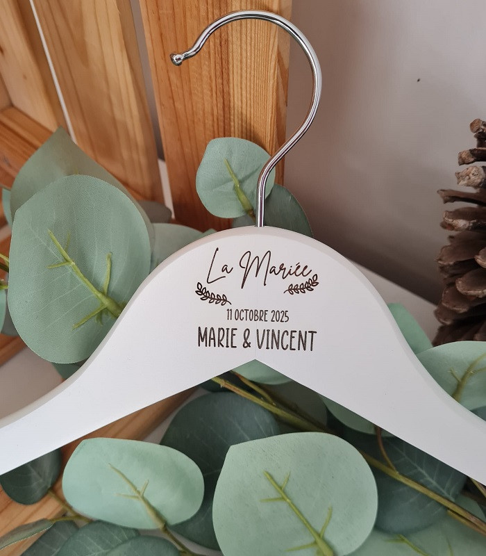 Cintre personnalisé mariage