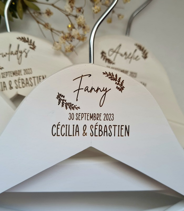 Cintre personnalisé mariage