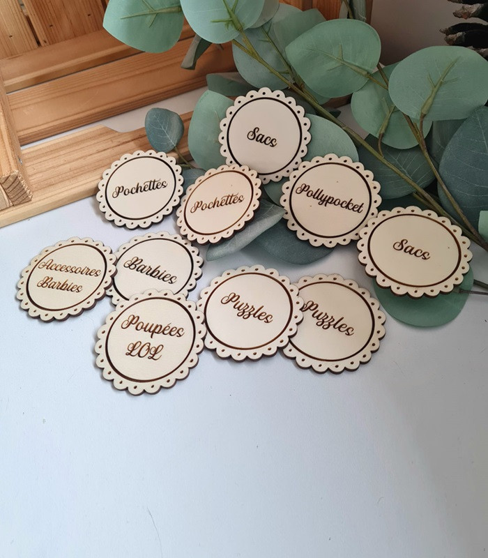 Etiquette personnalisée en bois pour caisse de rangement